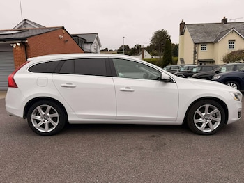 Used Volvo V60 2014 for sale - 76242807: Photo