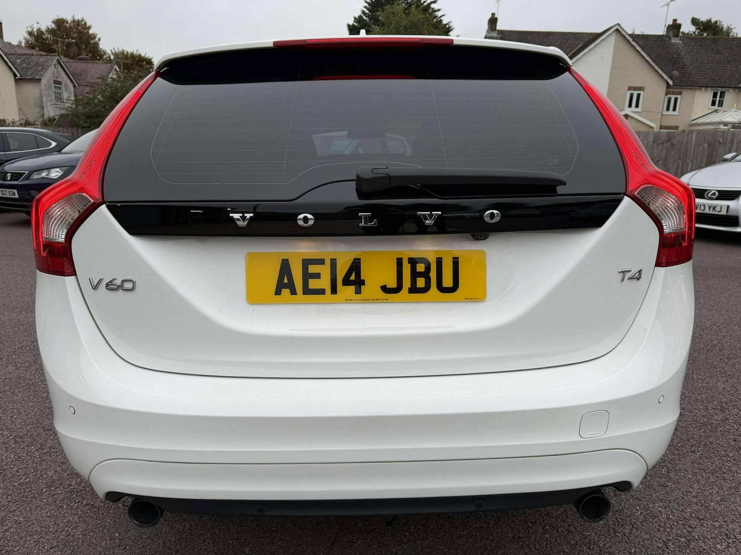 Used Volvo V60 2014 for sale - 76242807: Photo 4