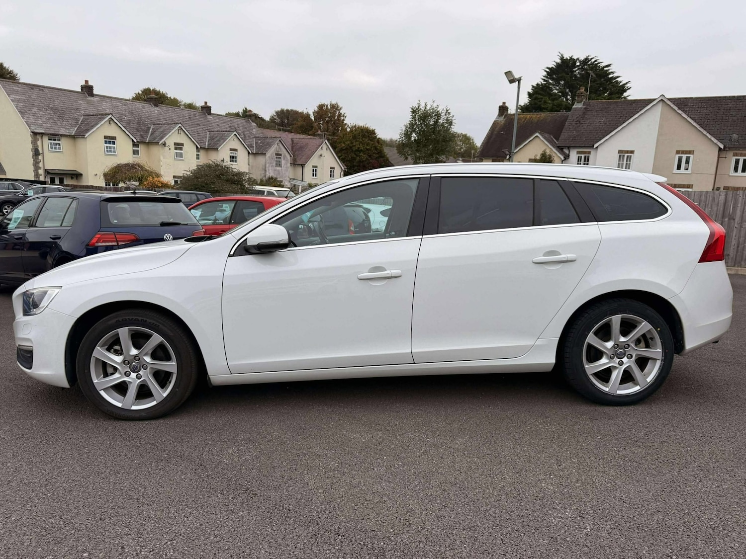 Used Volvo V60 2014 for sale - 76242807: Photo 6