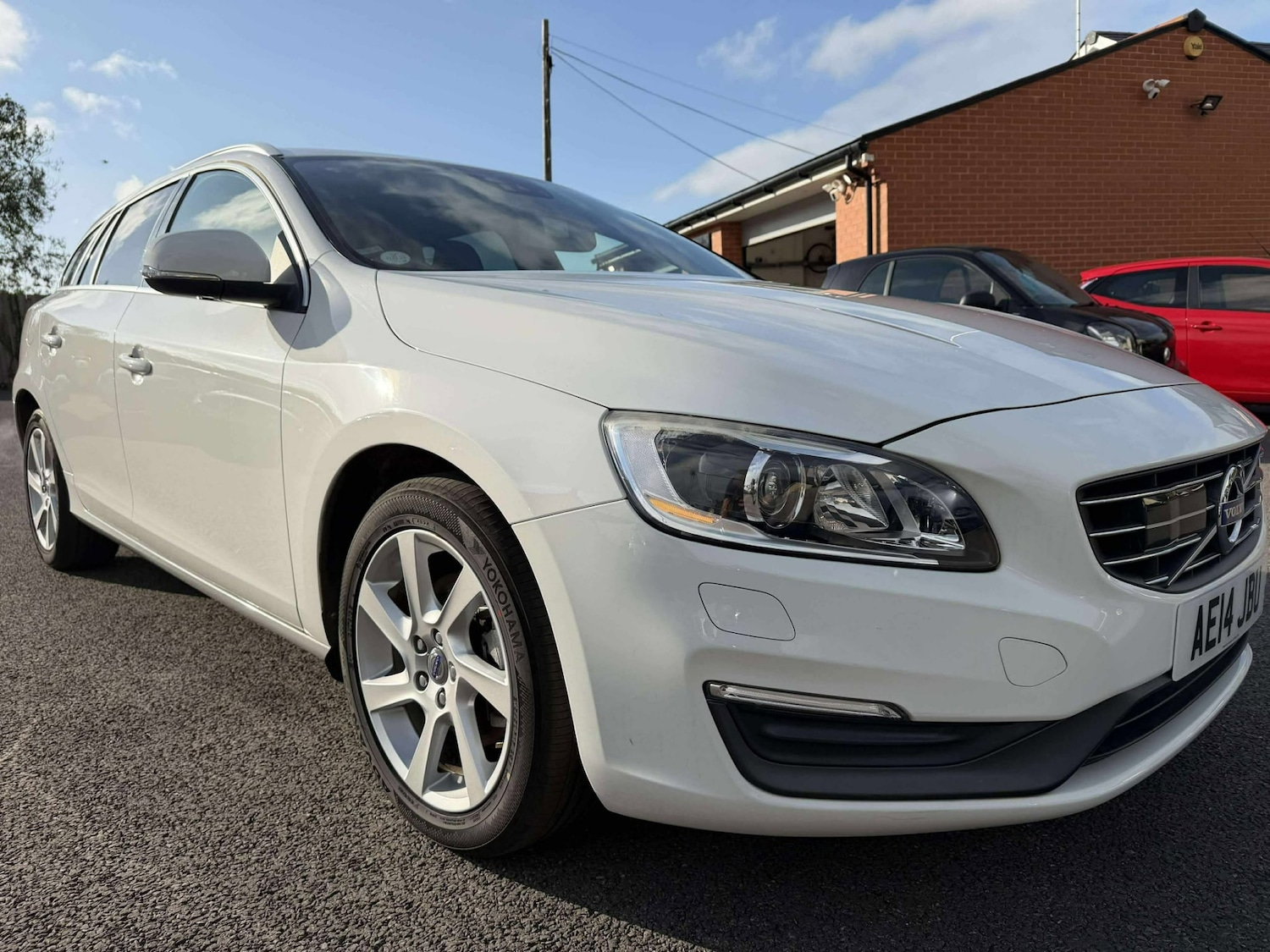 Used Volvo V60 2014 for sale - 76242807: Photo 9