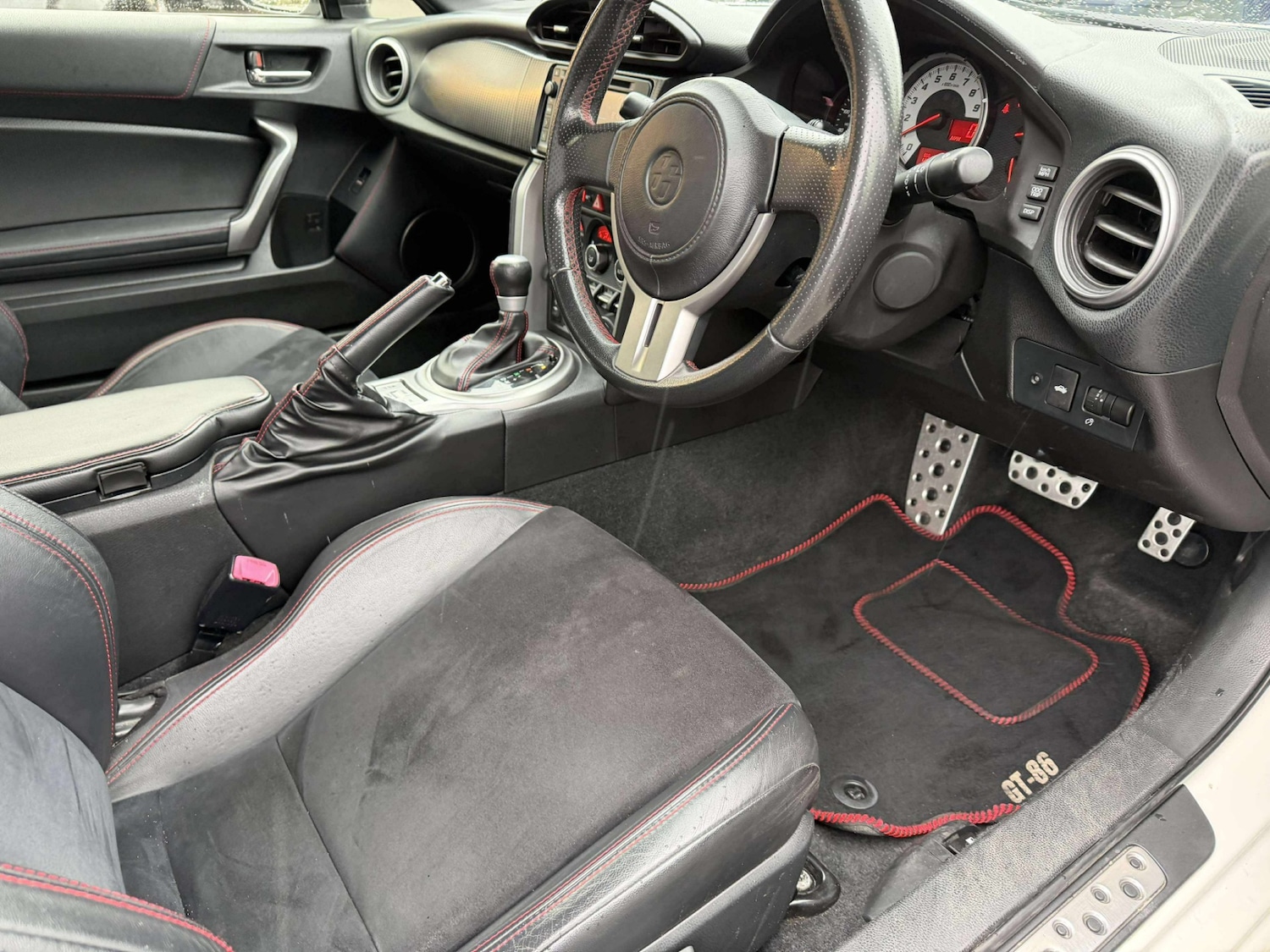 Used Toyota GT86 2013 for sale - 76471332: Photo 11