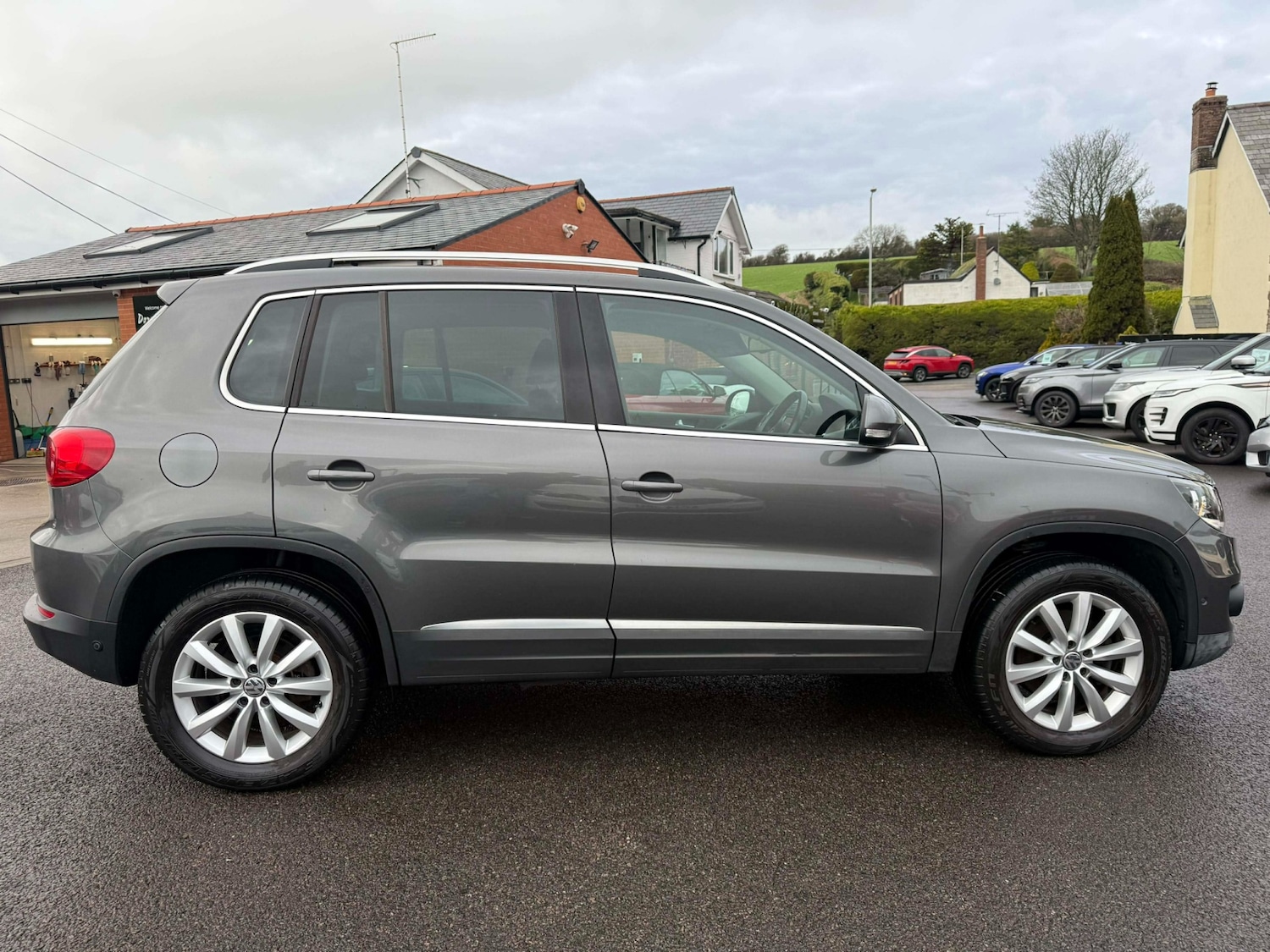 Used Volkswagen Tiguan 2014 for sale - 77028283: Photo 3
