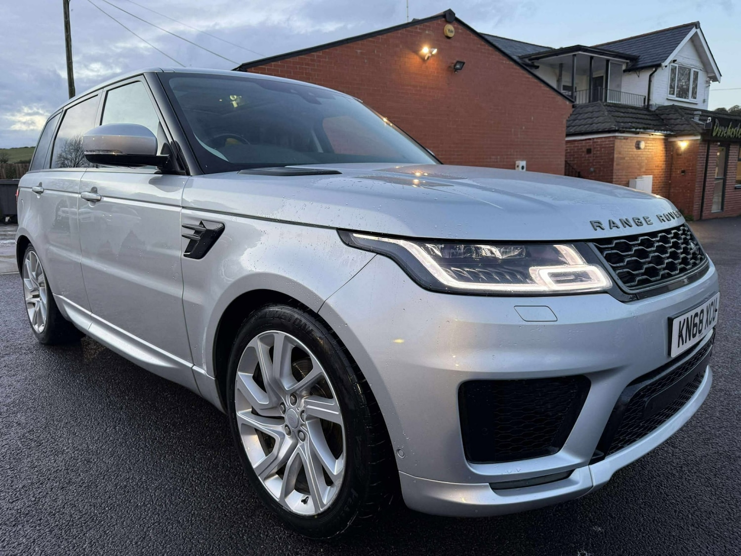 Used Land Rover Range Rover Sport 2018 for sale - 76534545: Photo 1