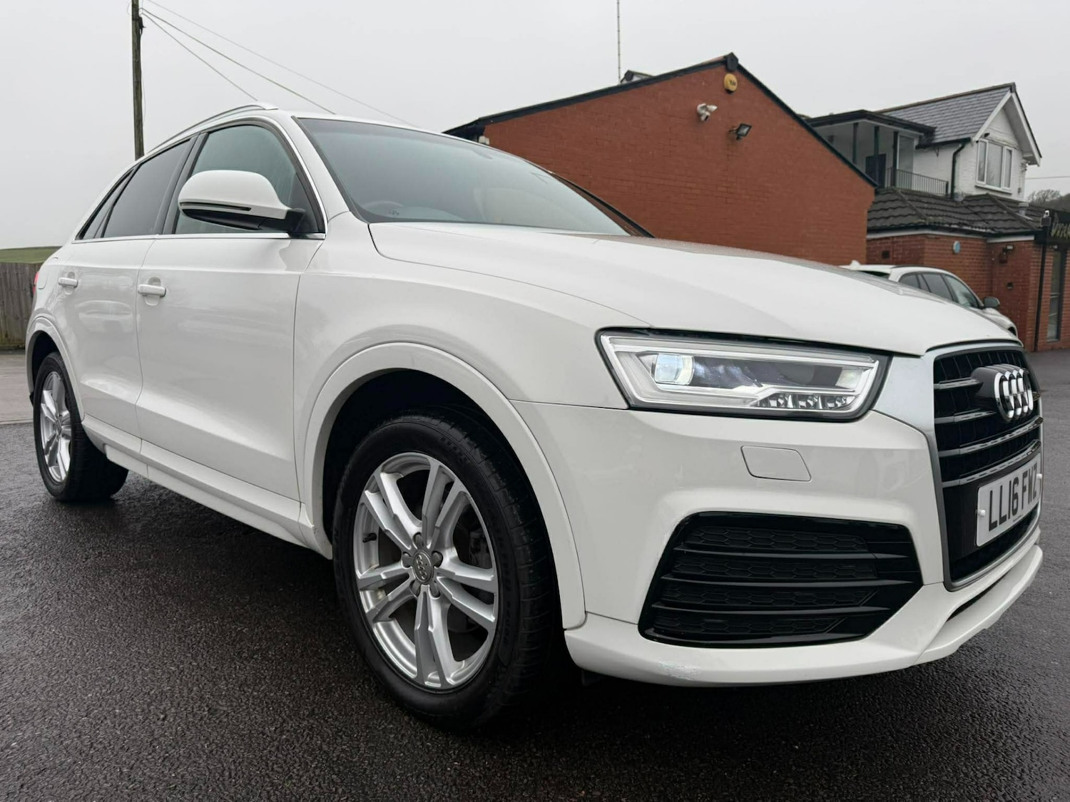 Used Audi Q3 2016 for sale - 77619437: Photo 2