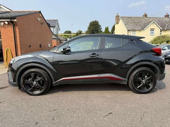 Used Toyota C-HR 2018 for sale - 75605999: Photo