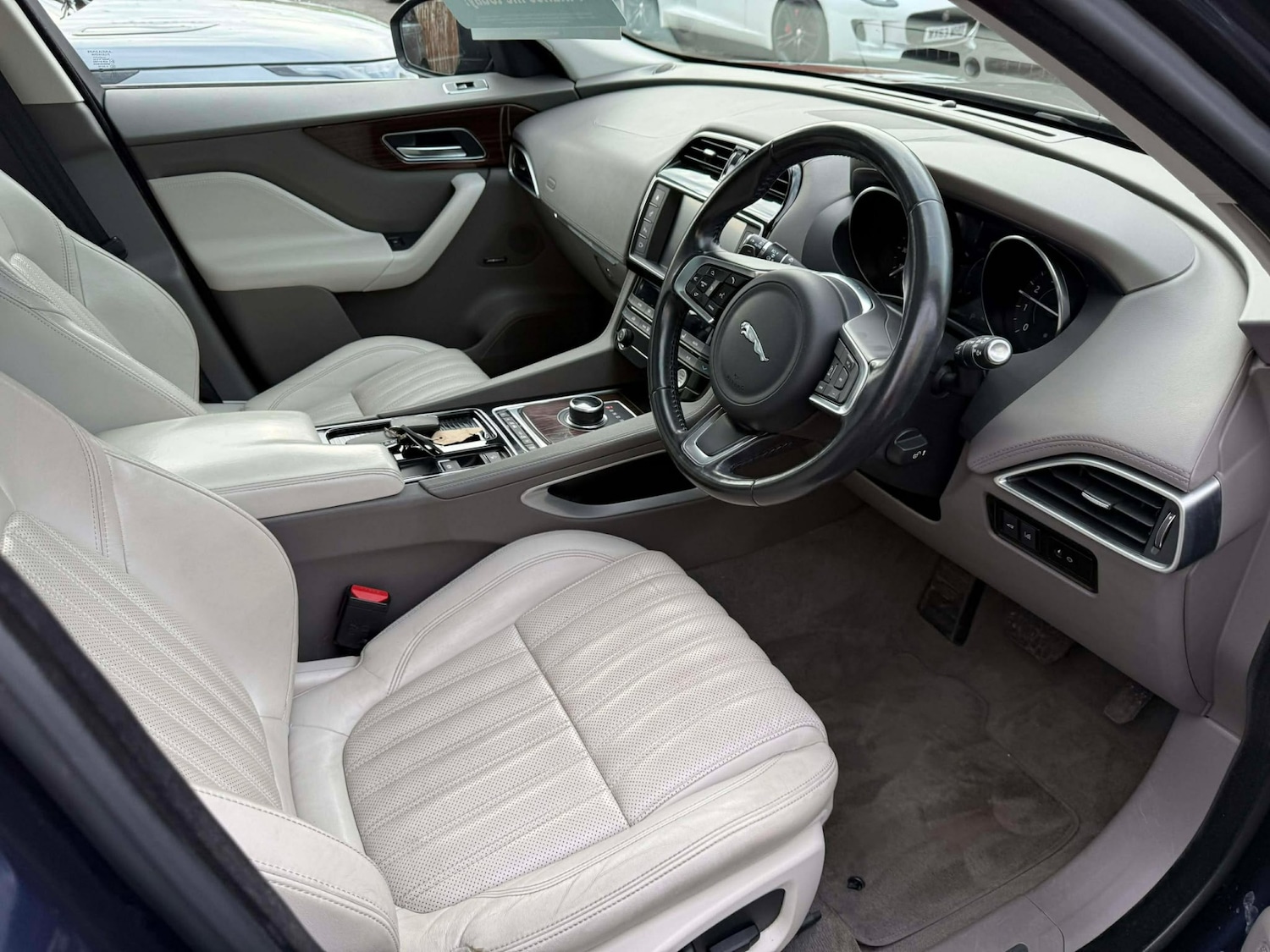 Used Jaguar F-Pace 2017 for sale - 76958809: Photo 11