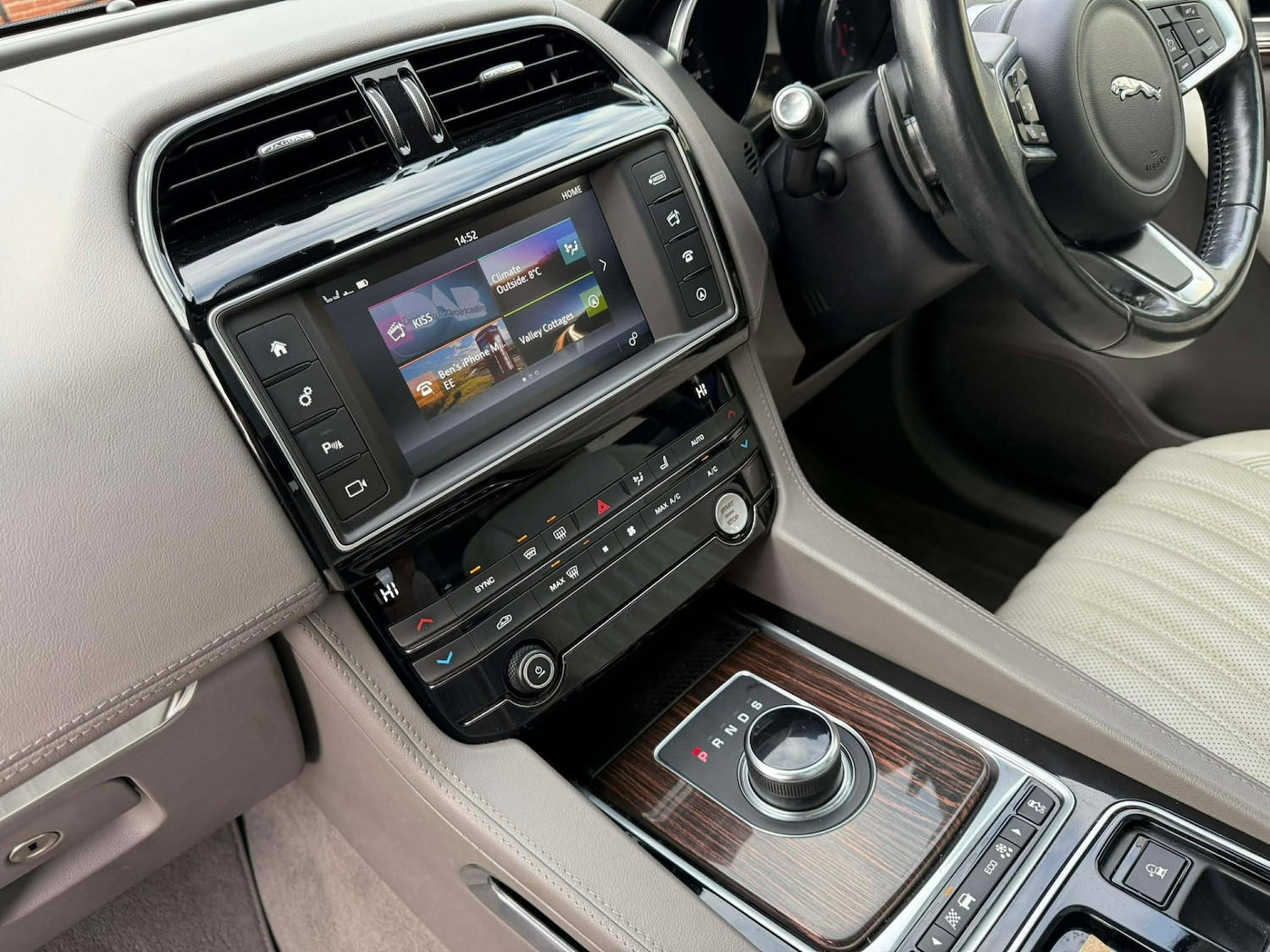 Used Jaguar F-Pace 2017 for sale - 76958809: Photo 13