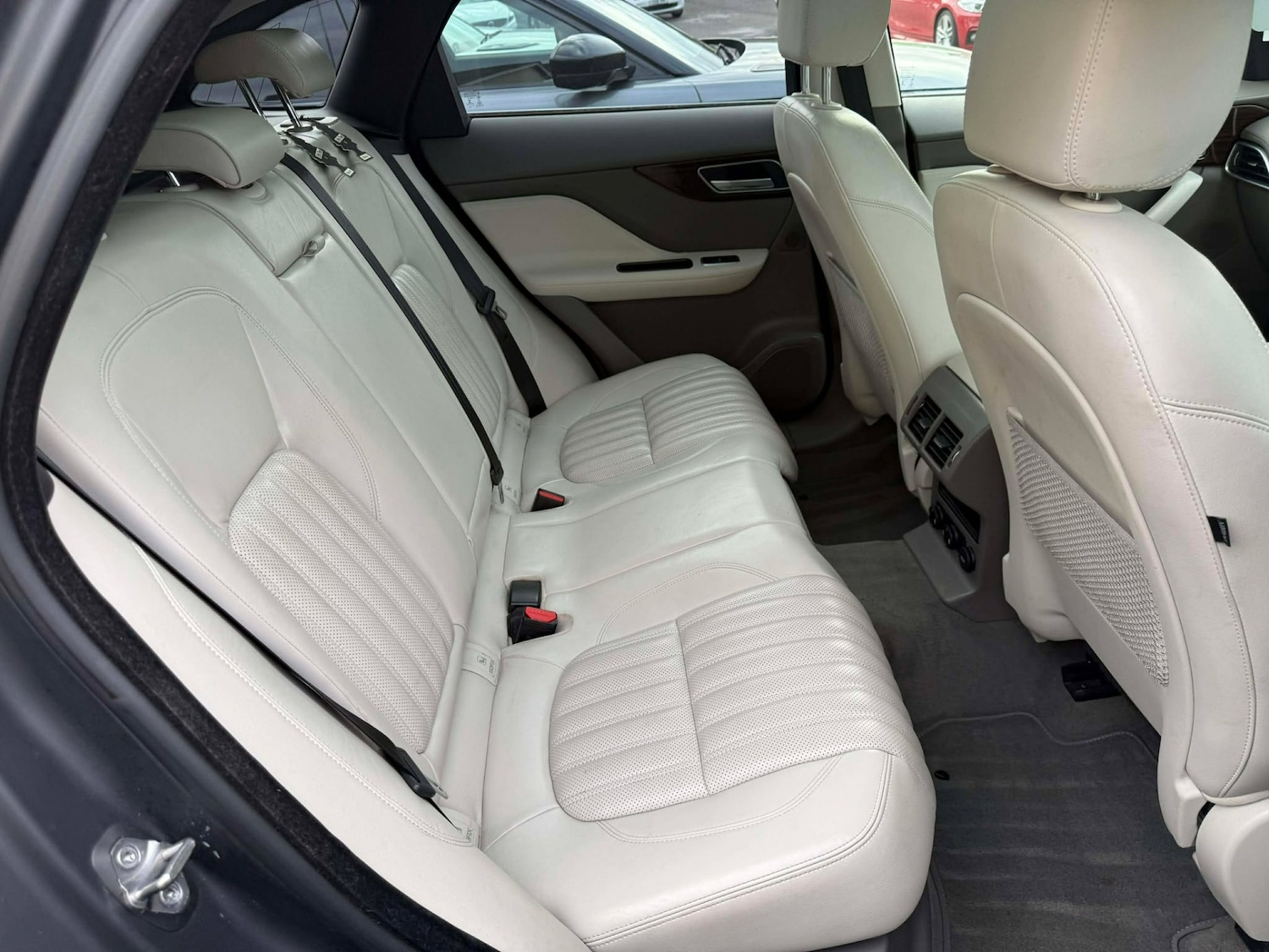 Used Jaguar F-Pace 2017 for sale - 76958809: Photo 17