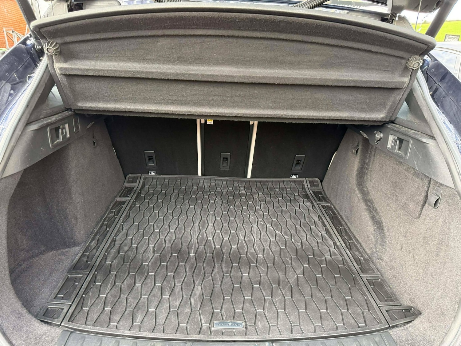 Used Jaguar F-Pace 2017 for sale - 76958809: Photo 18