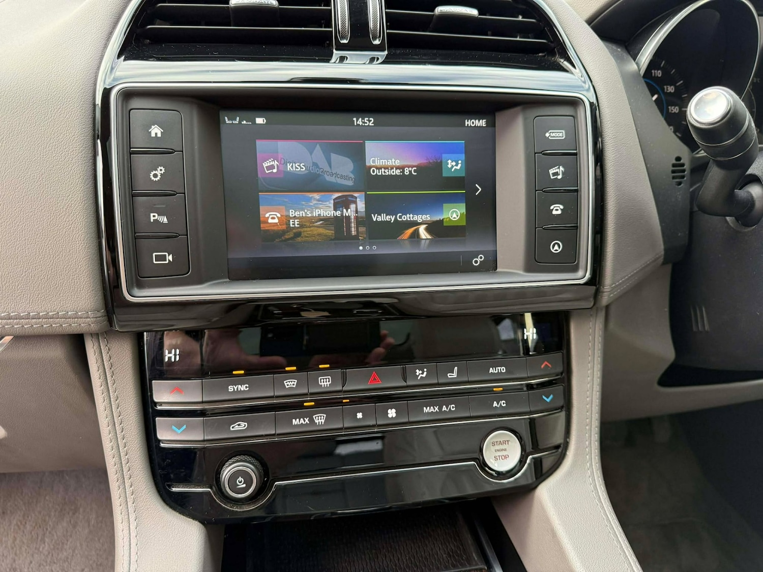 Used Jaguar F-Pace 2017 for sale - 76958809: Photo 26