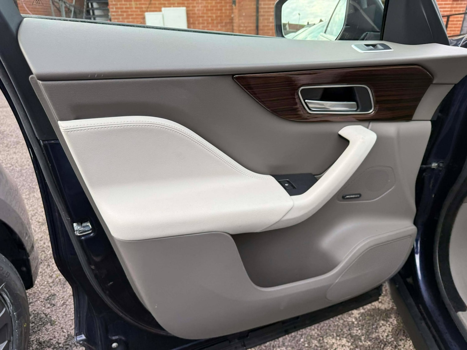 Used Jaguar F-Pace 2017 for sale - 76958809: Photo 35