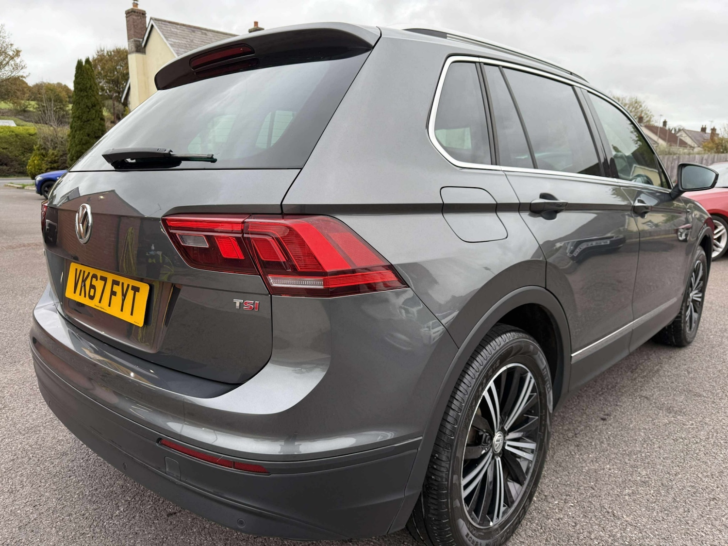 Used Volkswagen Tiguan 2017 for sale - 76407354: Photo 4