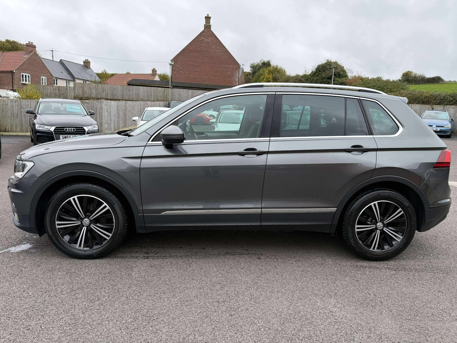 Used Volkswagen Tiguan 2017 for sale - 76407354: Photo 7