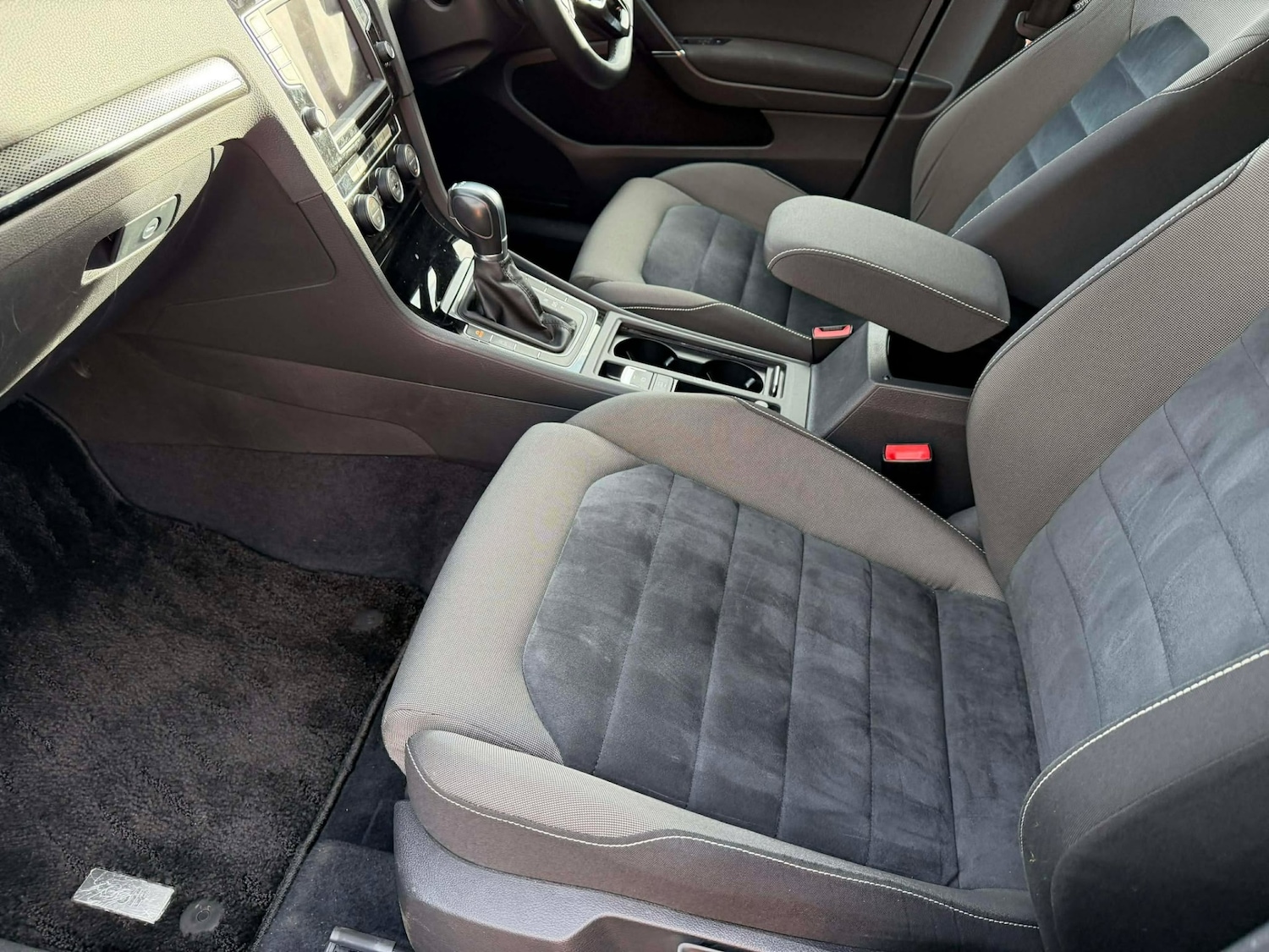 Used Volkswagen Golf 2014 for sale - 76958848: Photo 16