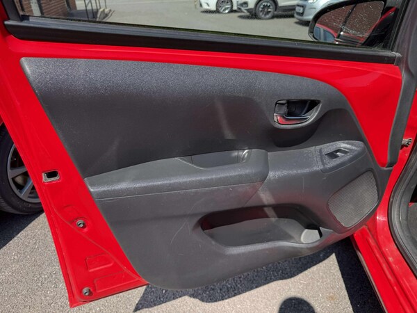Used Toyota AYGO 2015 for sale - 75089046: Photo 32