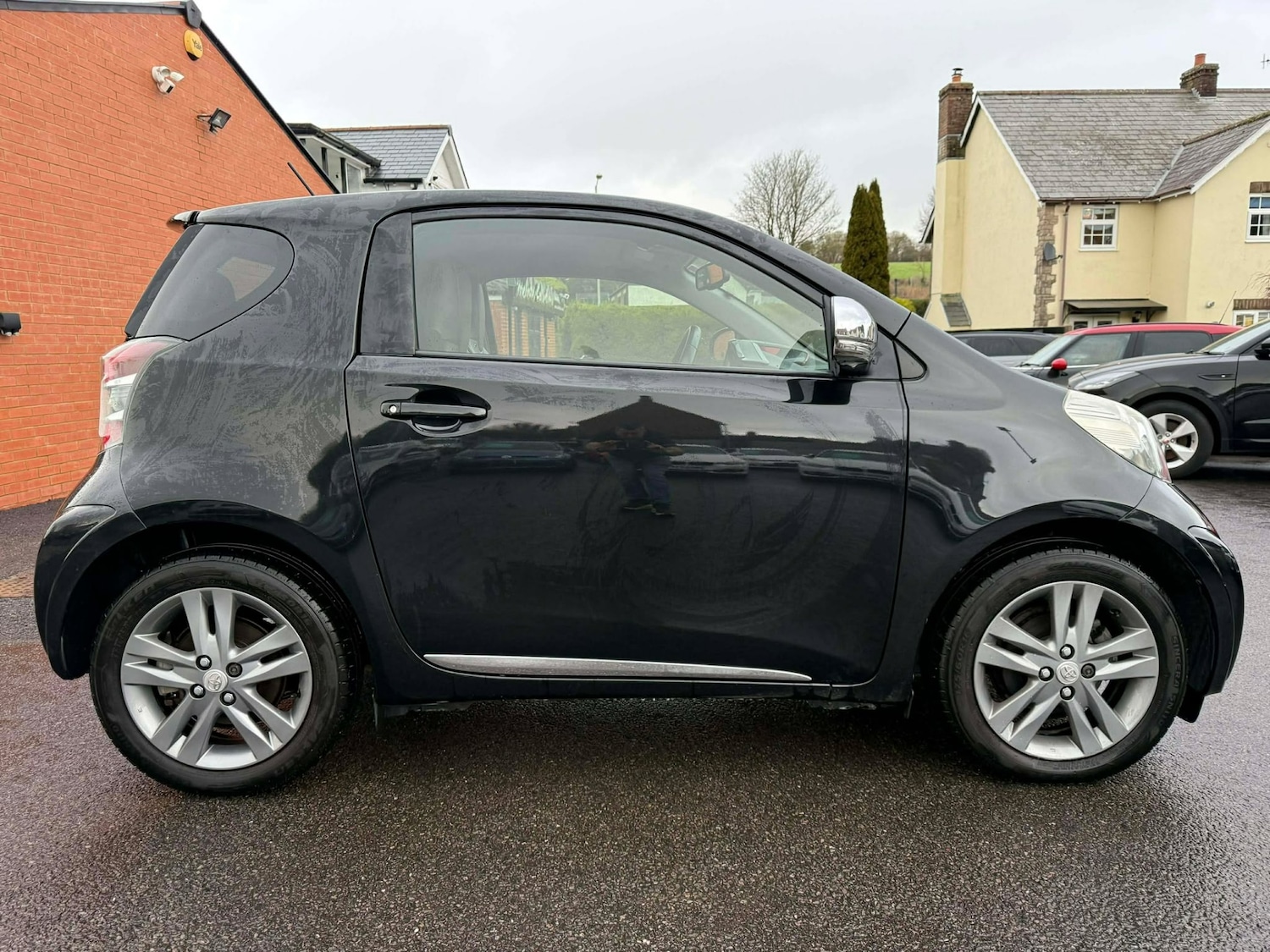 Used Toyota IQ 2011 for sale - 77476594: Photo 2