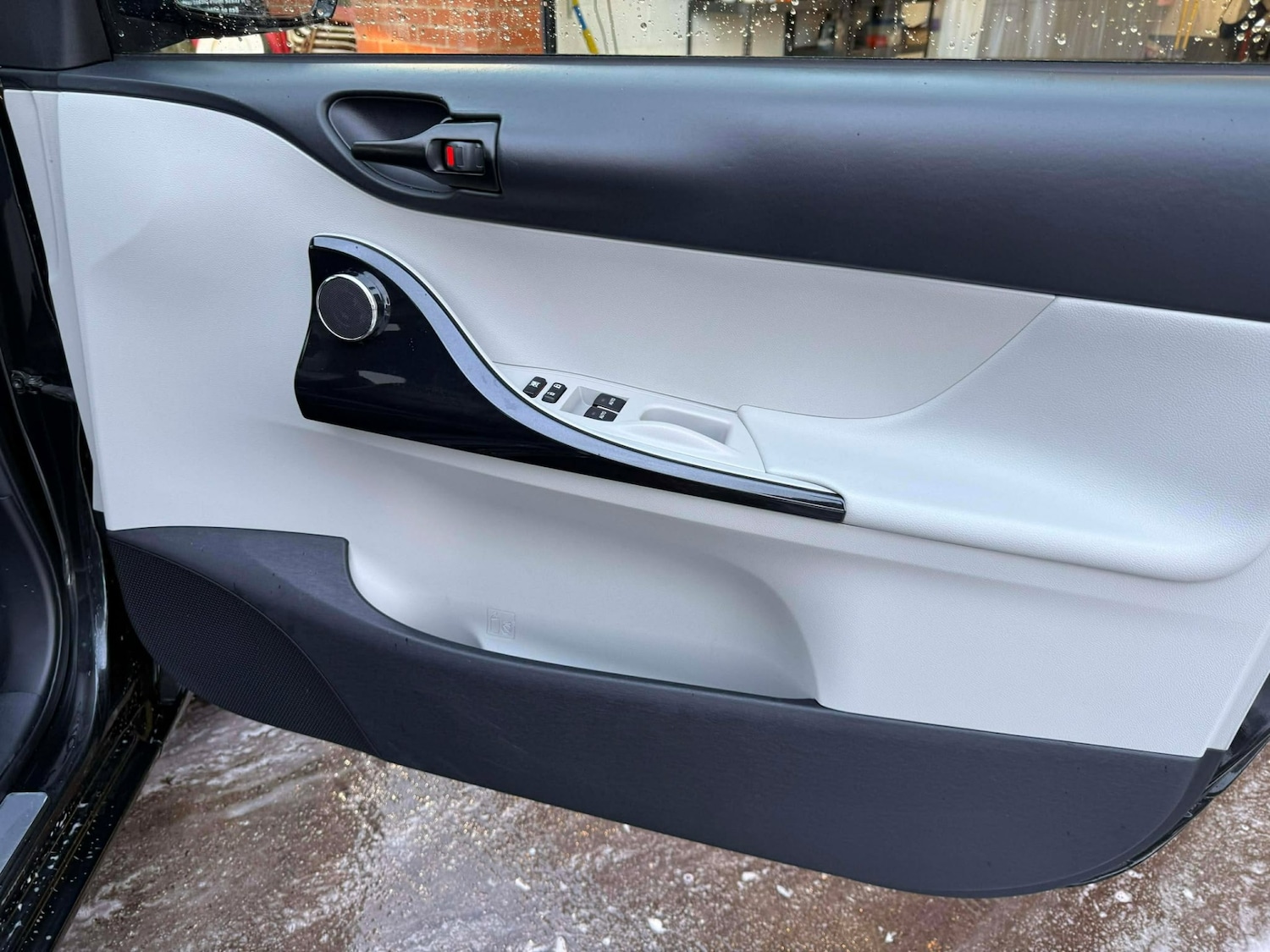 Used Toyota IQ 2011 for sale - 77476594: Photo 30