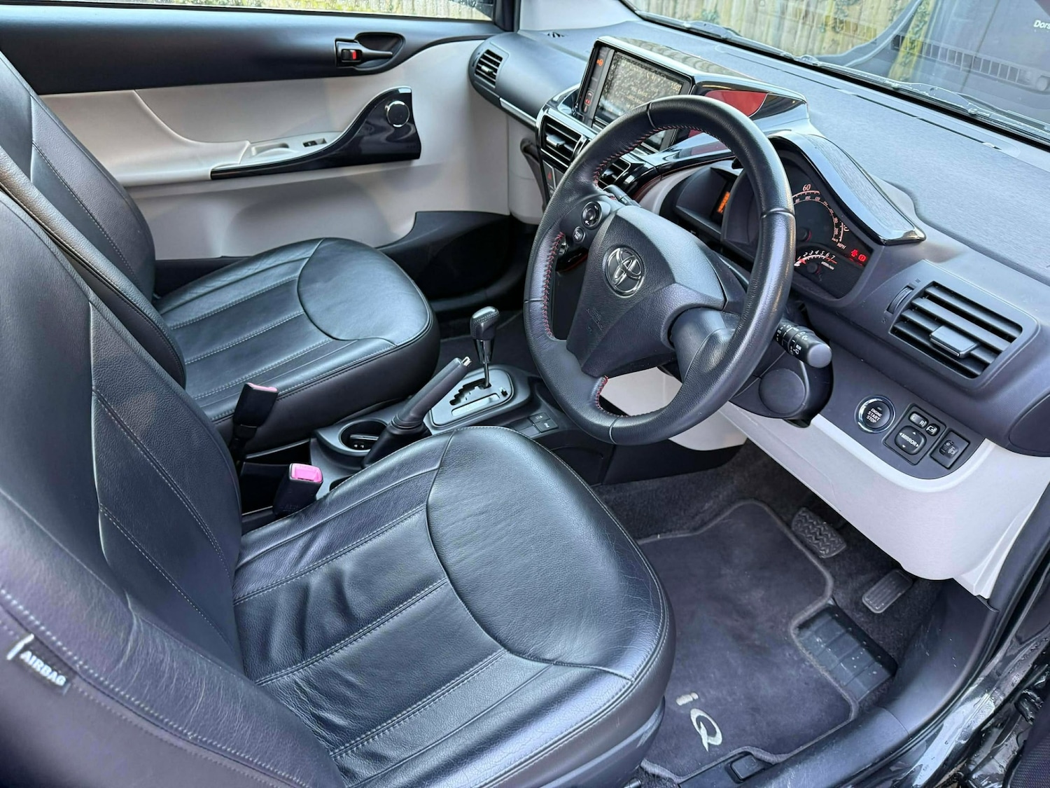 Used Toyota IQ 2011 for sale - 77476594: Photo 9