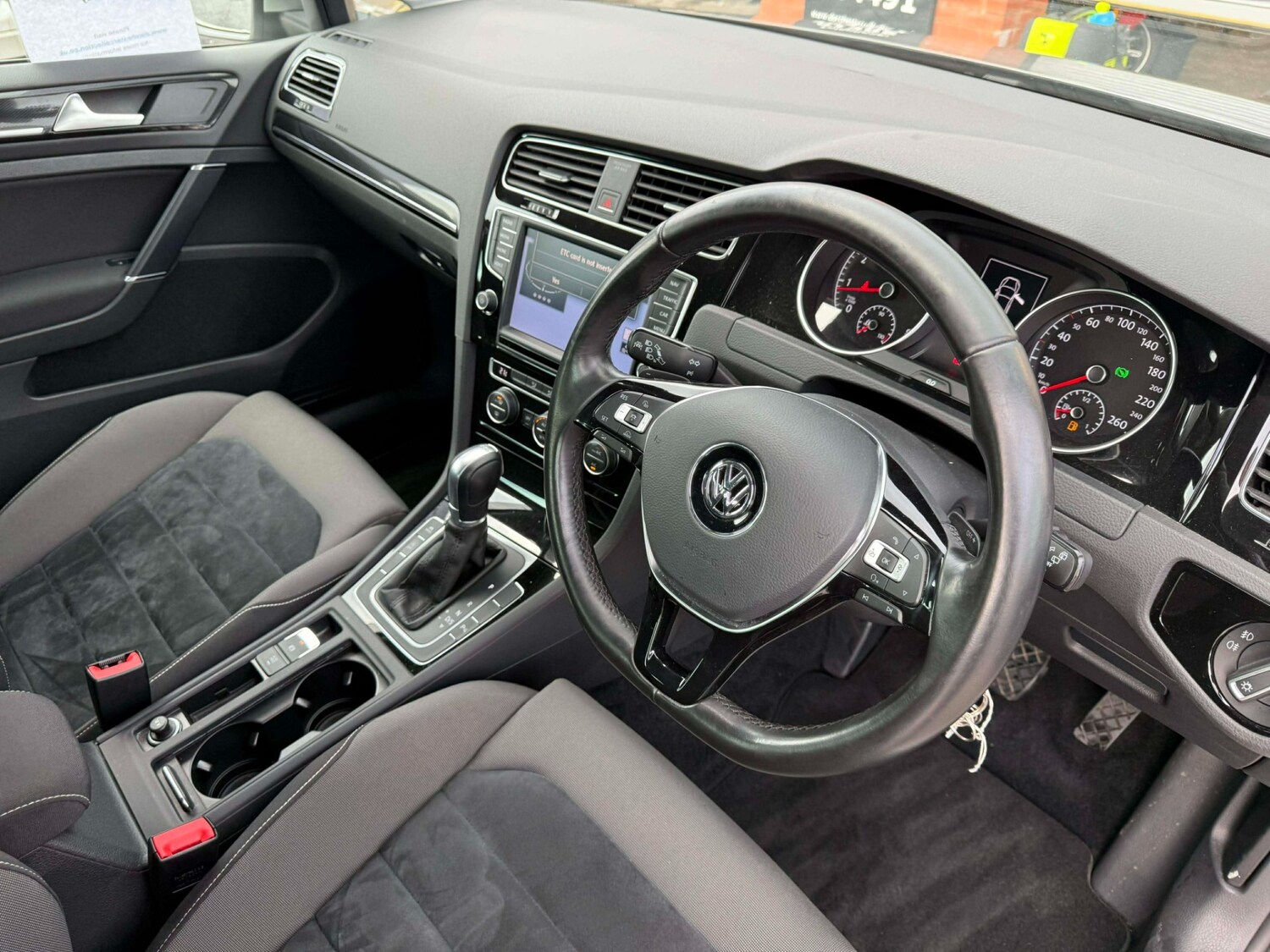 Used Volkswagen Golf 2014 for sale - 77323700: Photo 12