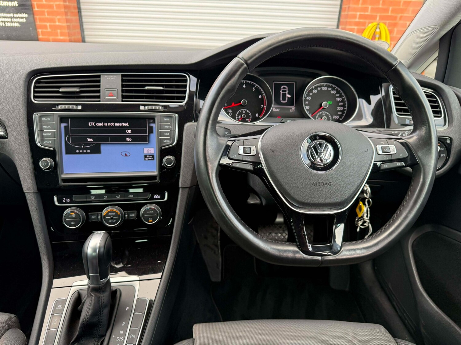 Used Volkswagen Golf 2014 for sale - 77323700: Photo 16