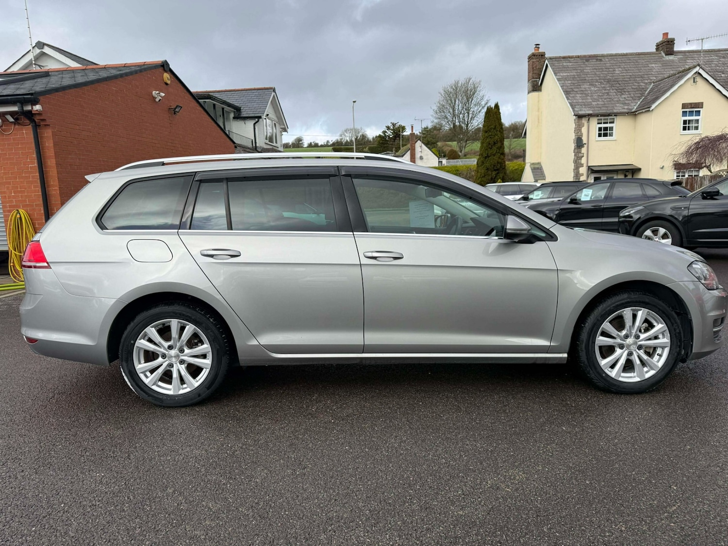 Used Volkswagen Golf 2014 for sale - 77323700: Photo 3