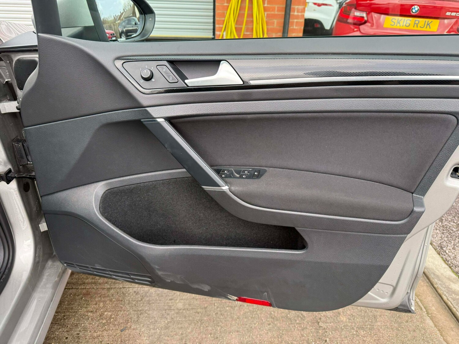 Used Volkswagen Golf 2014 for sale - 77323700: Photo 30