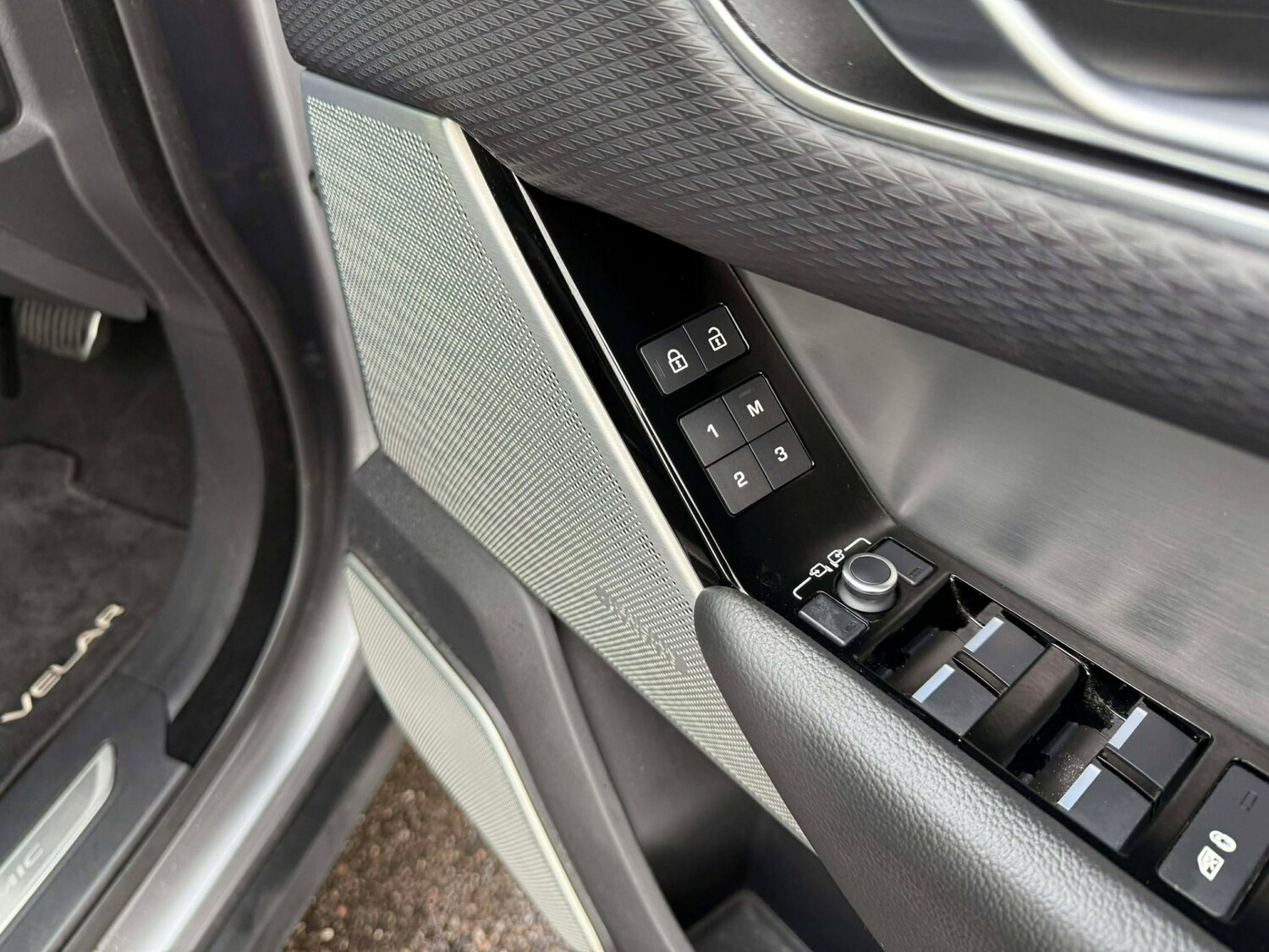 Used Land Rover Range Rover Velar 2021 for sale - 76846113: Photo 25