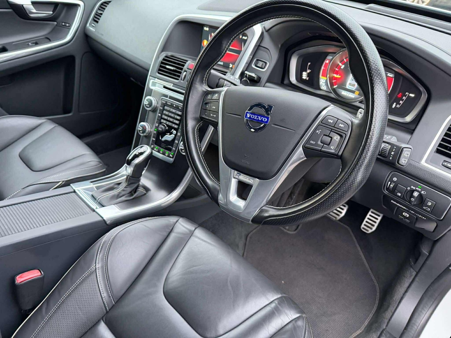 Used Volvo XC60 2014 for sale - 76570809: Photo 10