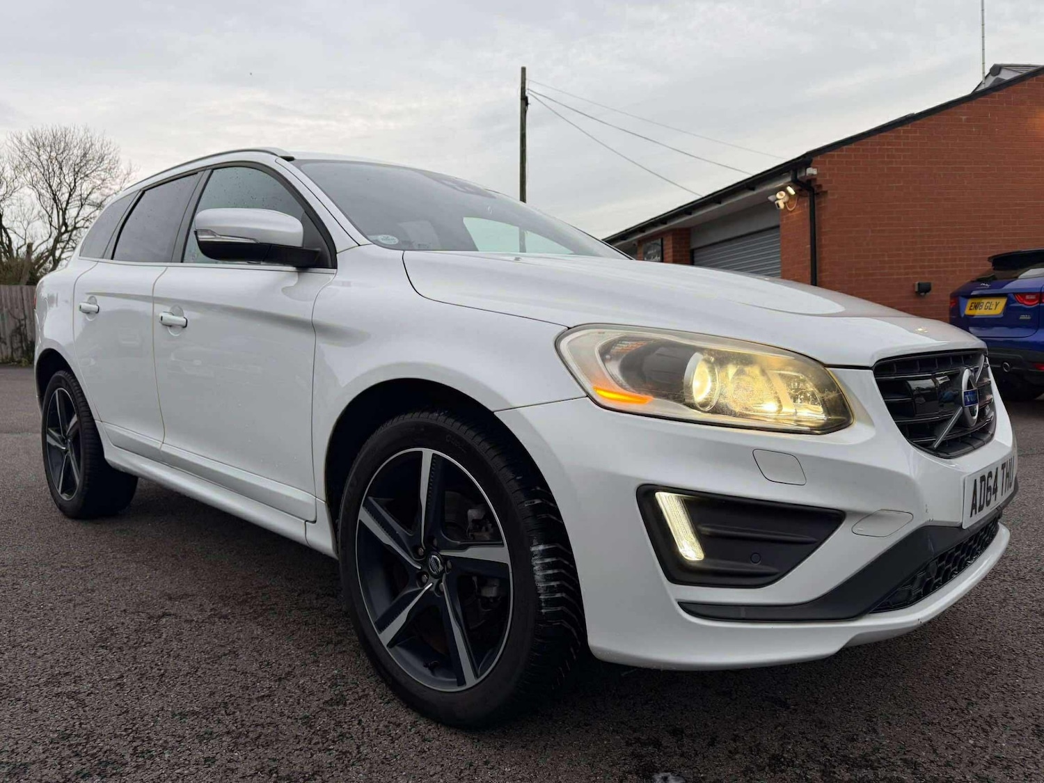 Used Volvo XC60 2014 for sale - 76570809: Photo 2