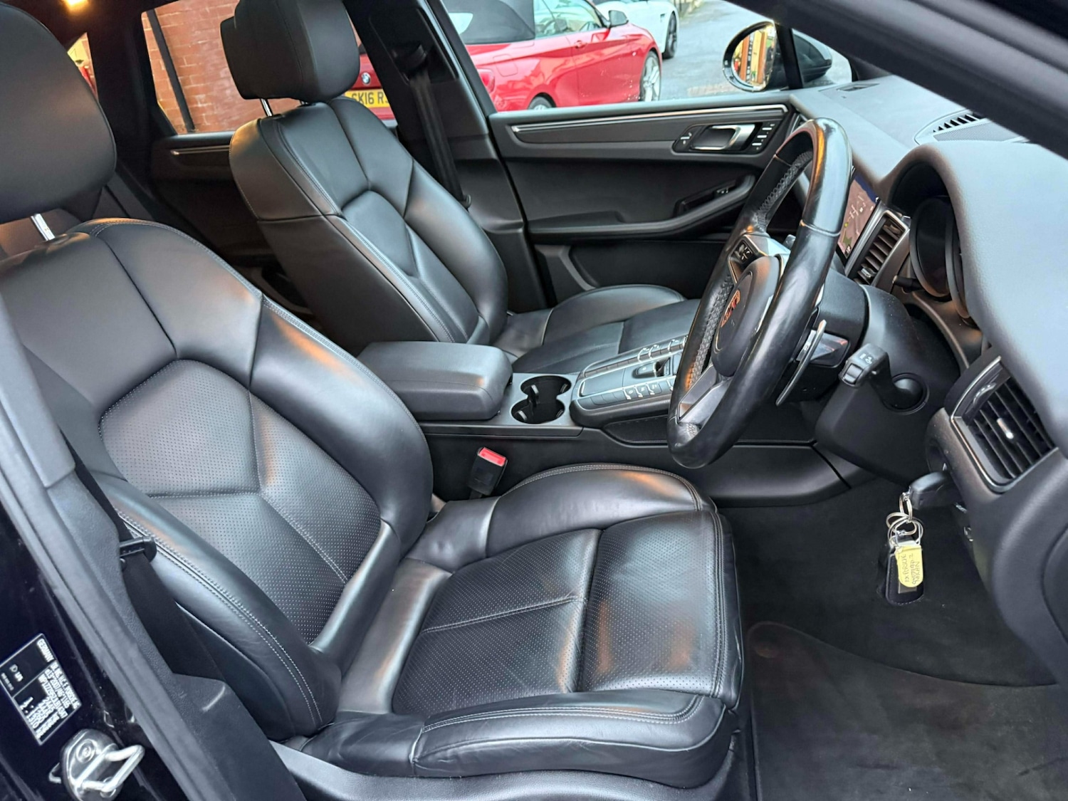 Used Porsche Macan 2018 for sale - 77028260: Photo 11