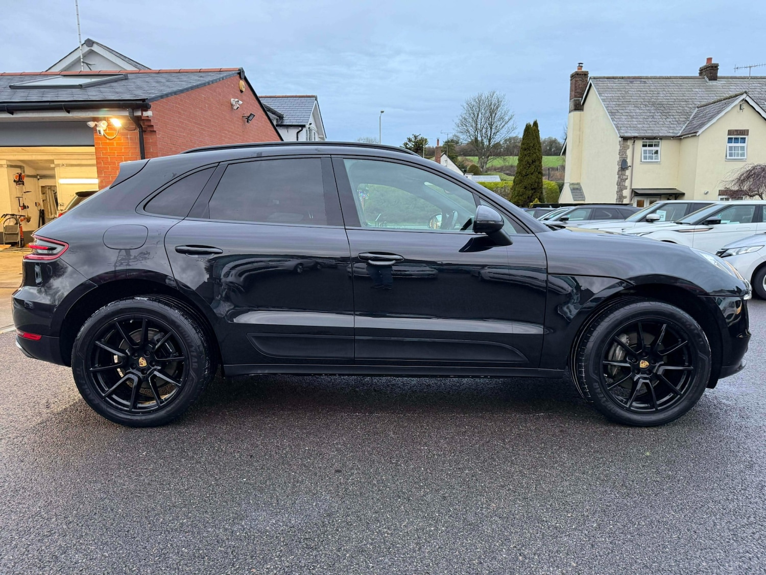 Used Porsche Macan 2018 for sale - 77028260: Photo 2
