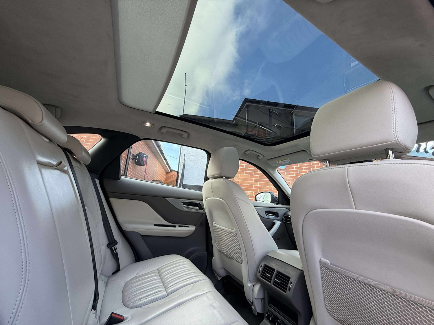 Used Jaguar F-Pace 2018 for sale - 76268687: Photo 12