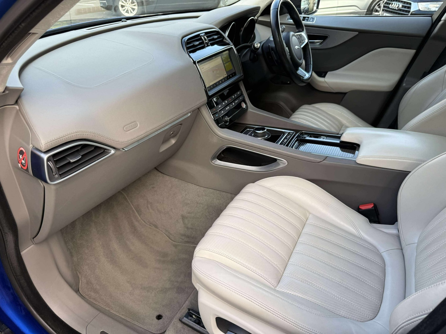 Used Jaguar F-Pace 2018 for sale - 76268687: Photo 13