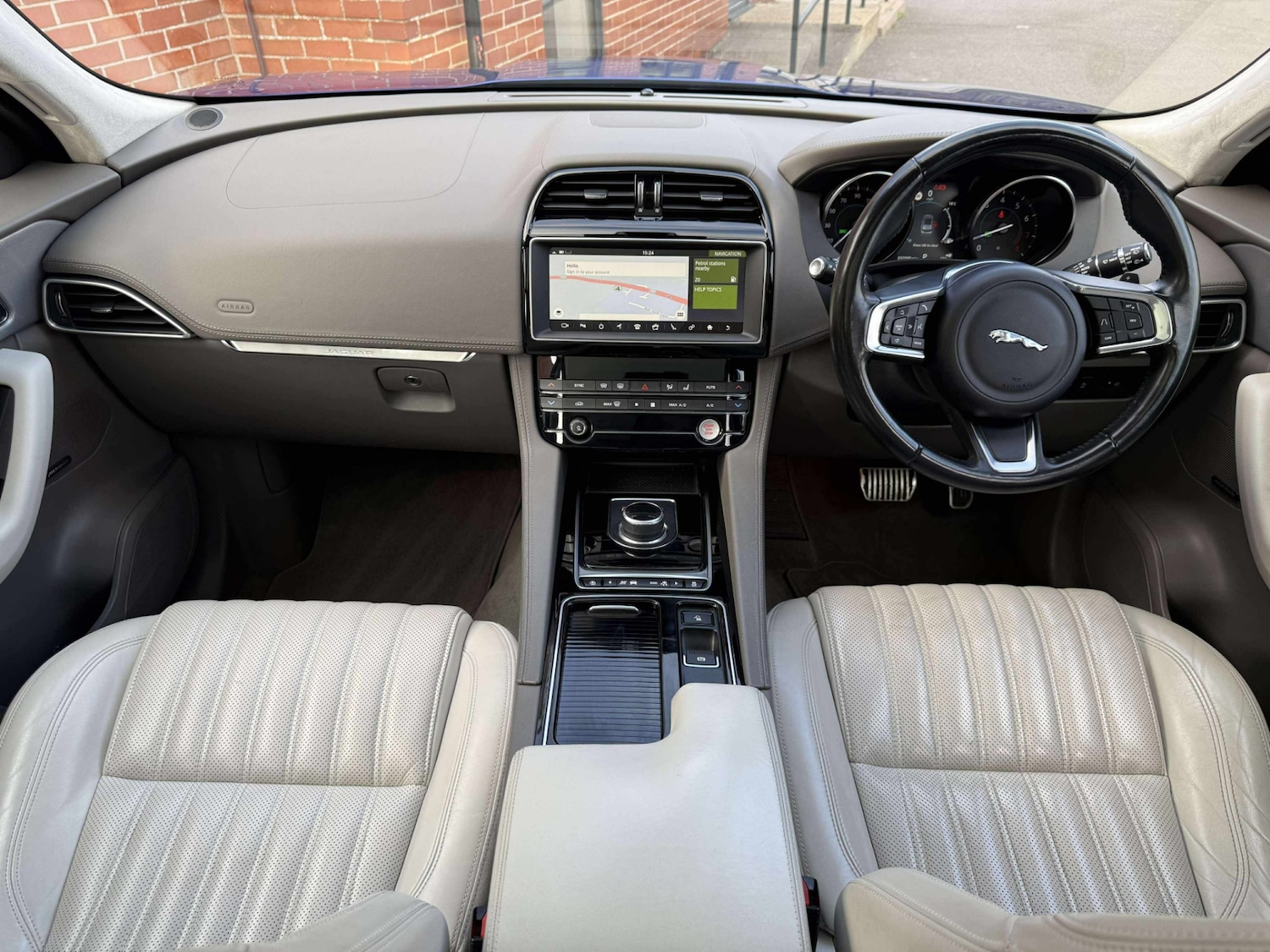 Used Jaguar F-Pace 2018 for sale - 76268687: Photo 15