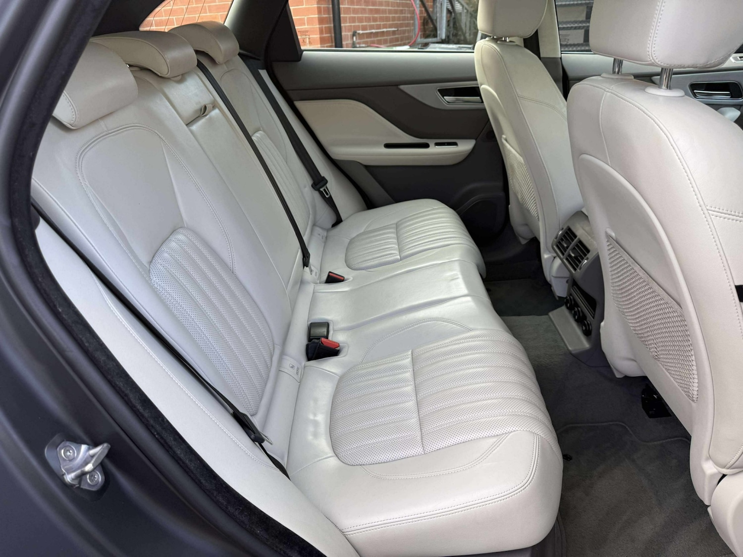 Used Jaguar F-Pace 2018 for sale - 76268687: Photo 17