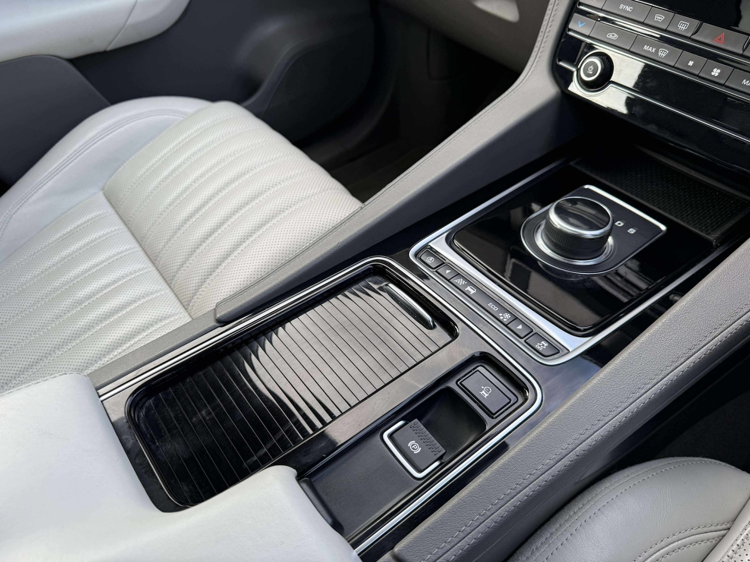 Used Jaguar F-Pace 2018 for sale - 76268687: Photo 19