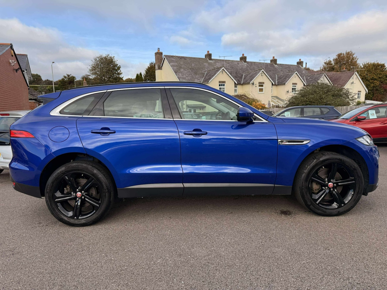 Used Jaguar F-Pace 2018 for sale - 76268687: Photo 2