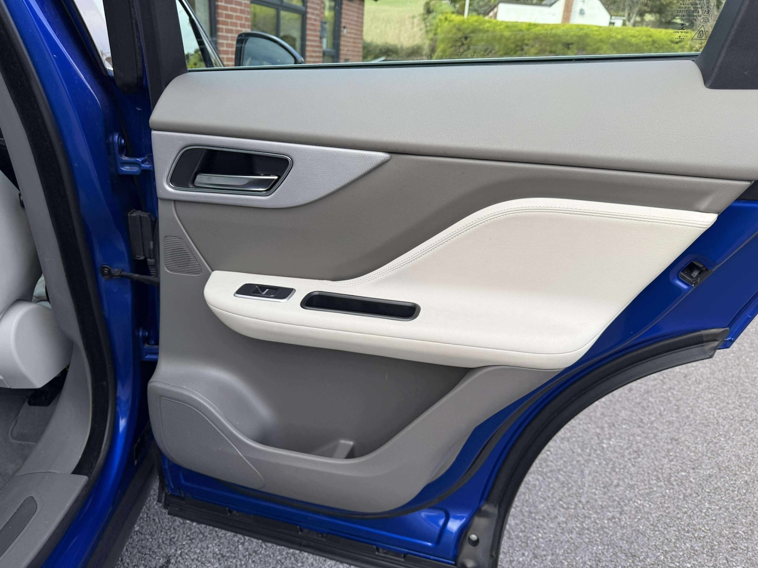 Used Jaguar F-Pace 2018 for sale - 76268687: Photo 40