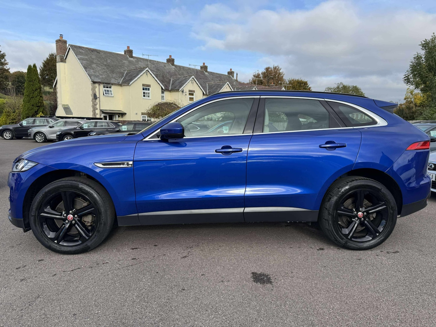 Used Jaguar F-Pace 2018 for sale - 76268687: Photo 6