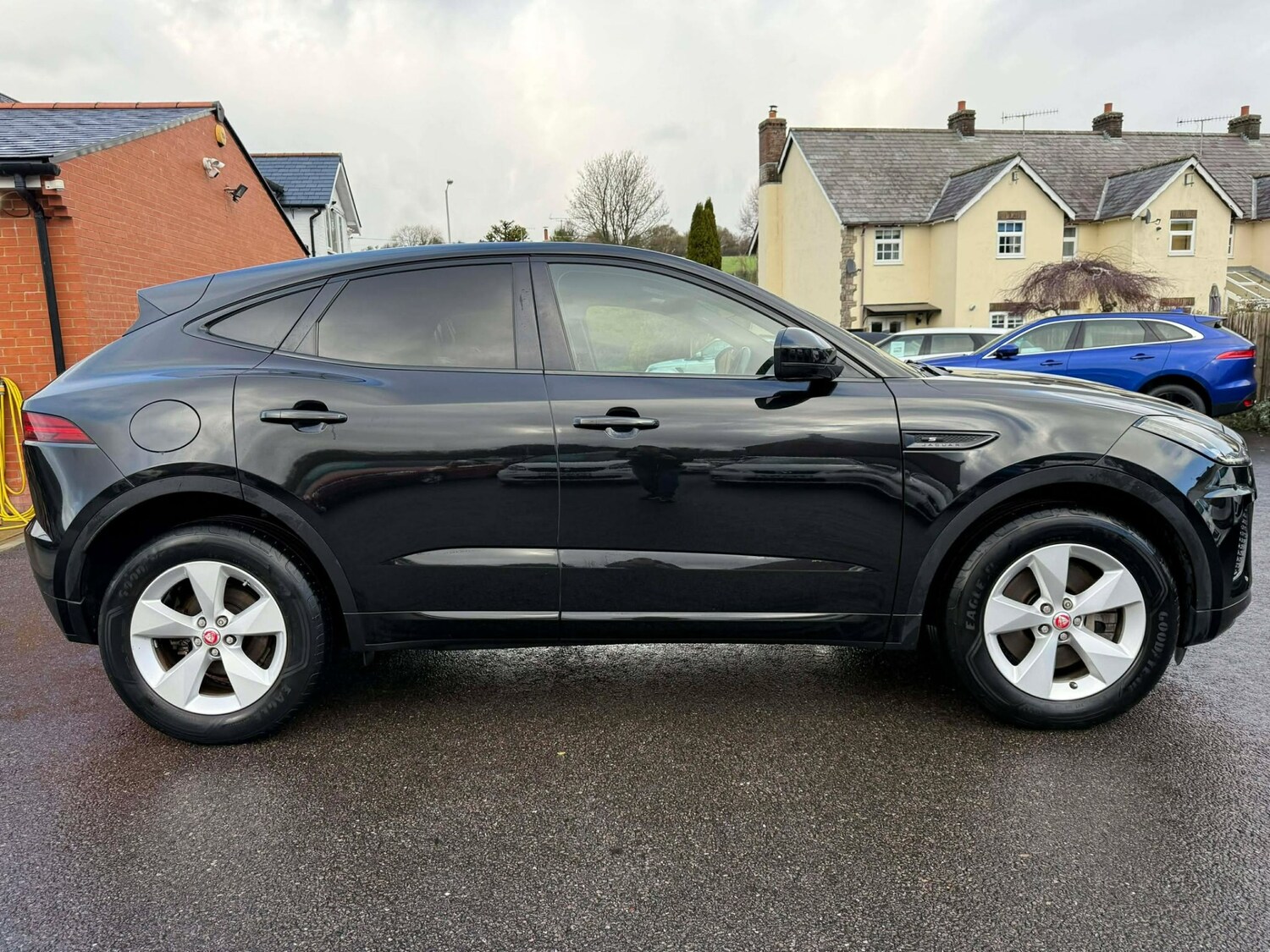 Used Jaguar E-Pace 2018 for sale - 76846125: Photo 3