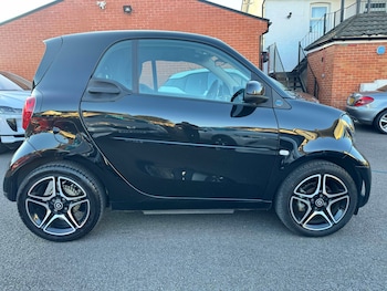 Used smart fortwo 2021 for sale - 75159952: Photo