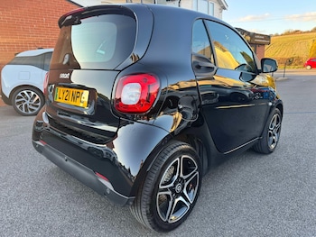 Used smart fortwo 2021 for sale - 75159952: Photo