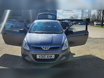 Used Hyundai i20 2010 for sale - 78101464: Photo