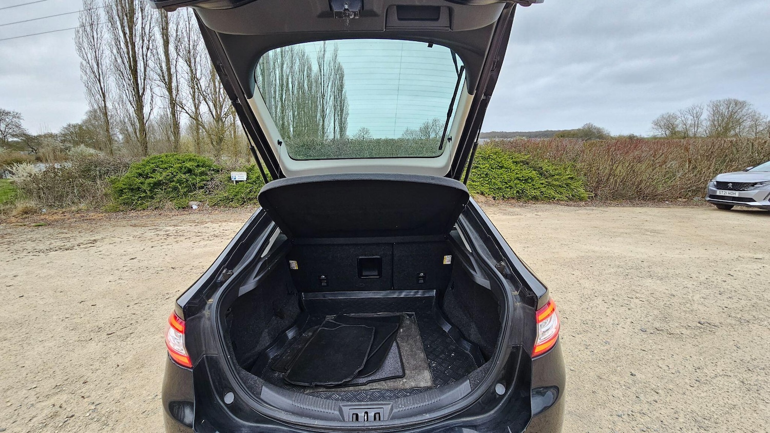 Used Ford Mondeo 2015 for sale - 78099913: Photo 28