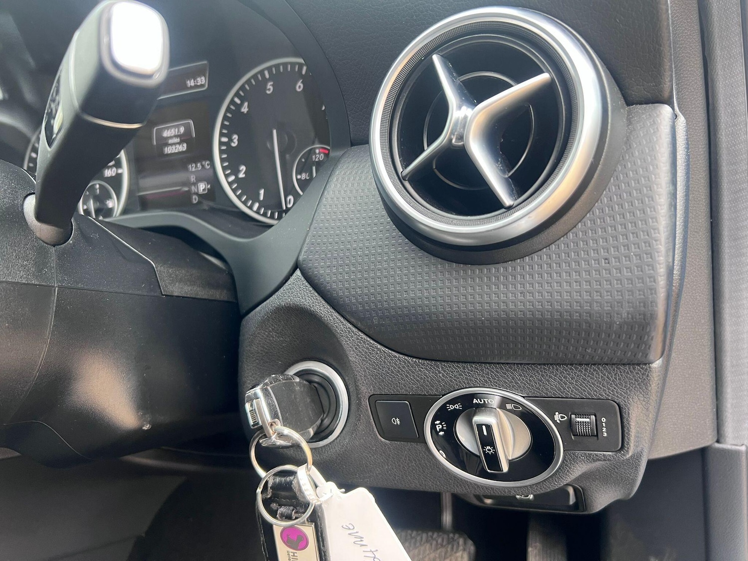 Used Mercedes-Benz A-Class 2015 for sale - 78100402: Photo 46