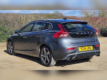Used Volvo V40 2014 for sale - 78348385: Photo