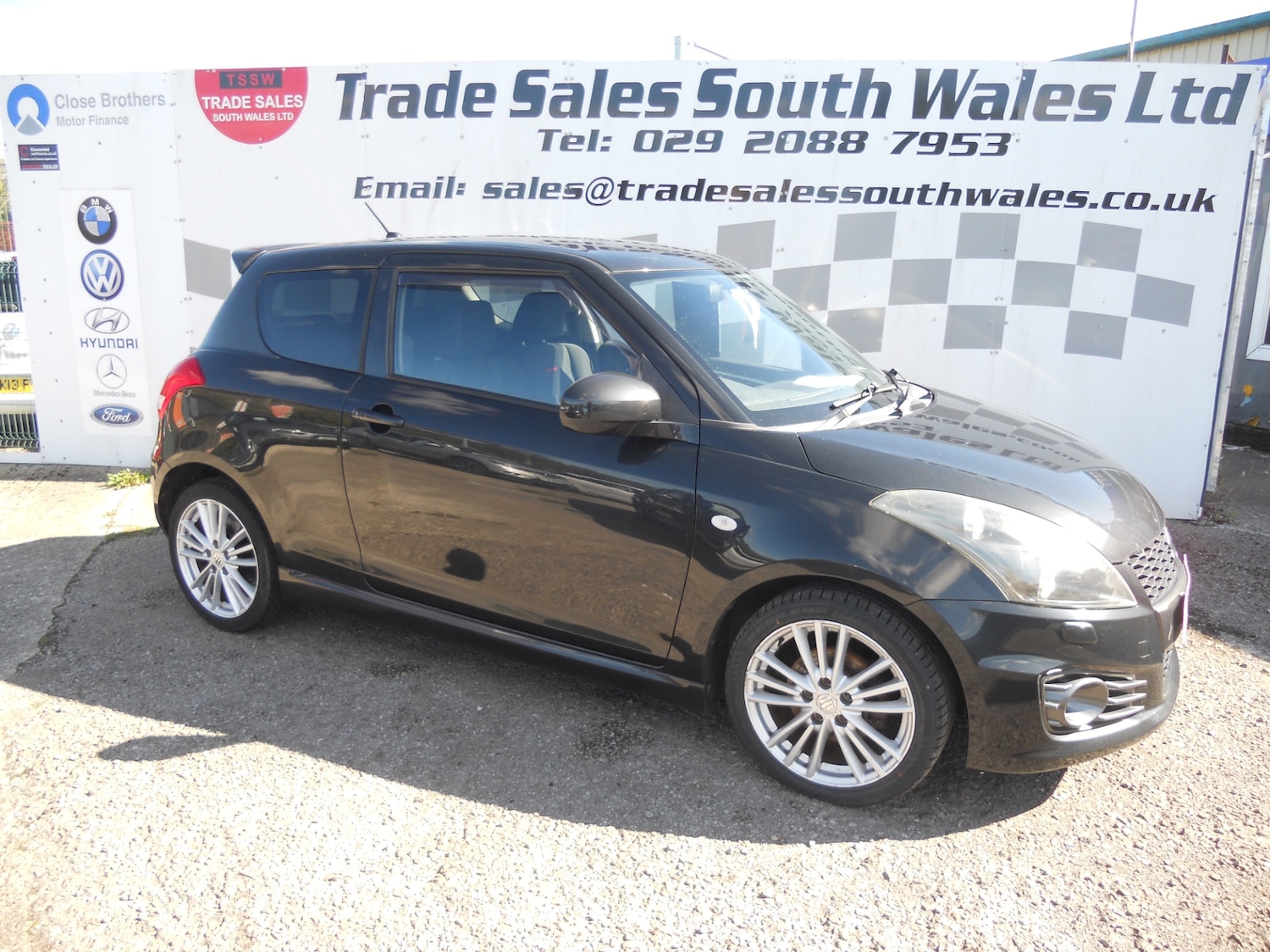 Used Suzuki Swift 2012 for sale - 75918678: Photo 1