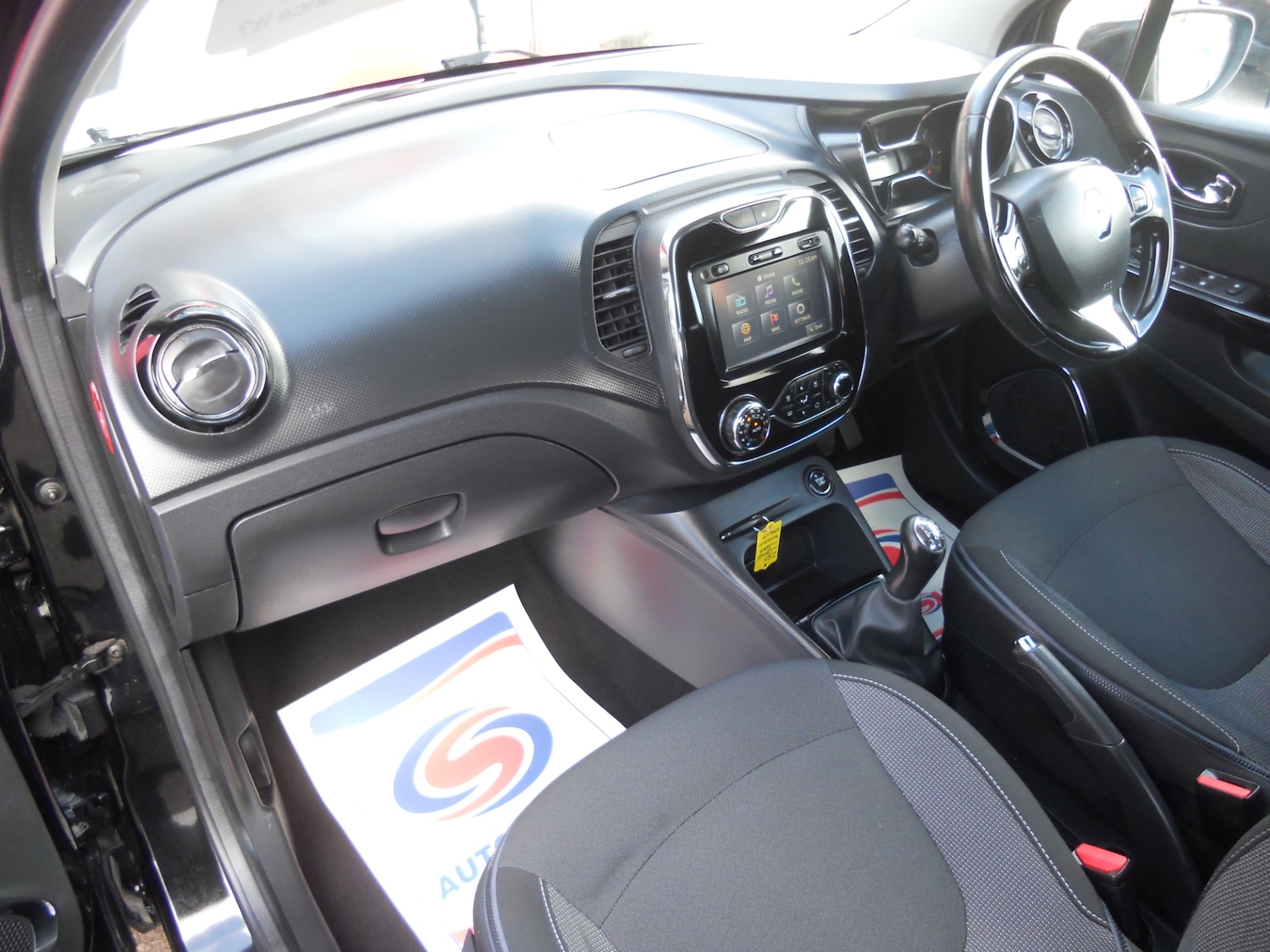 Used Renault Captur 2015 for sale - 75394337: Photo 24