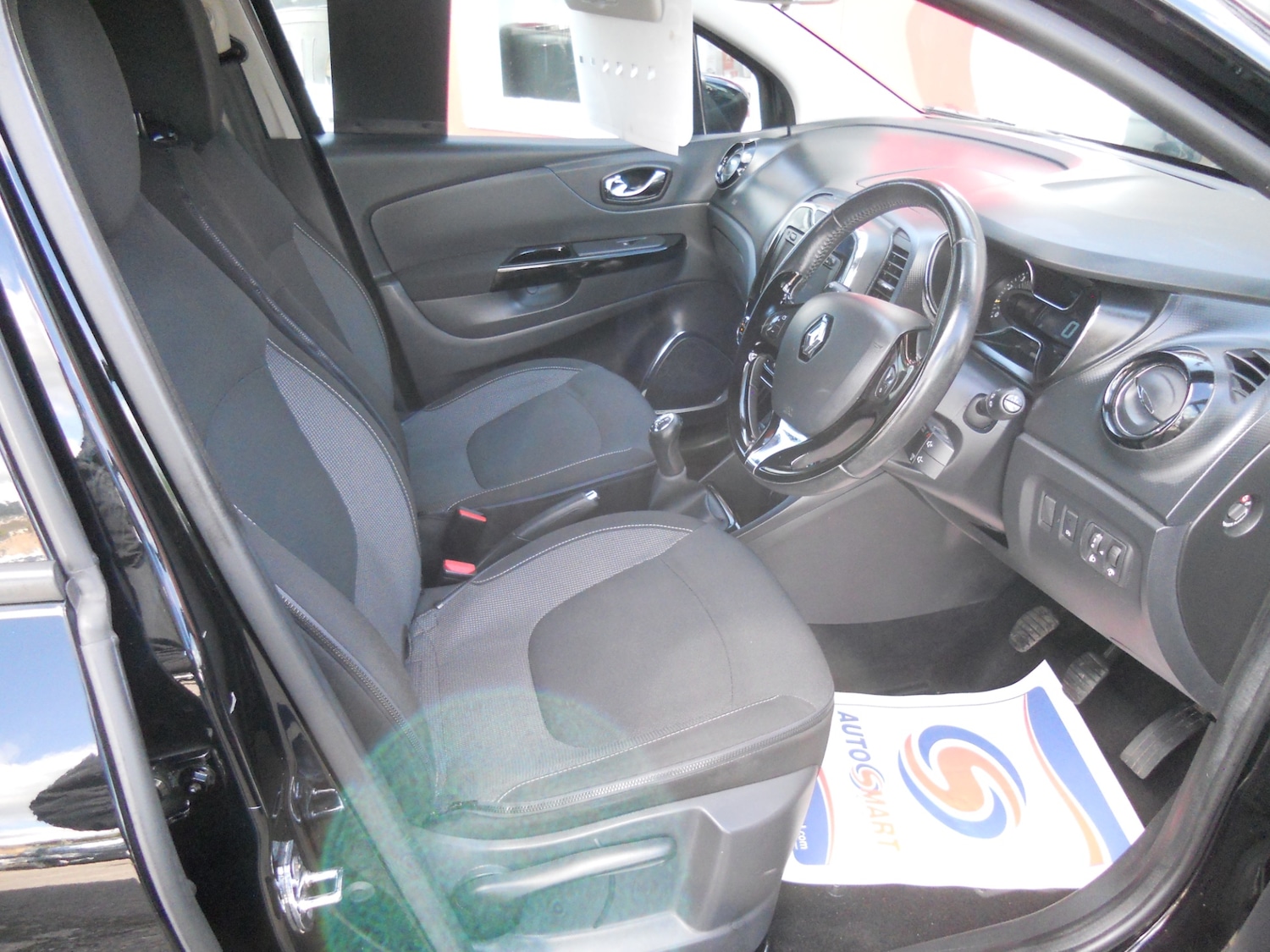 Used Renault Captur 2015 for sale - 75394337: Photo 29