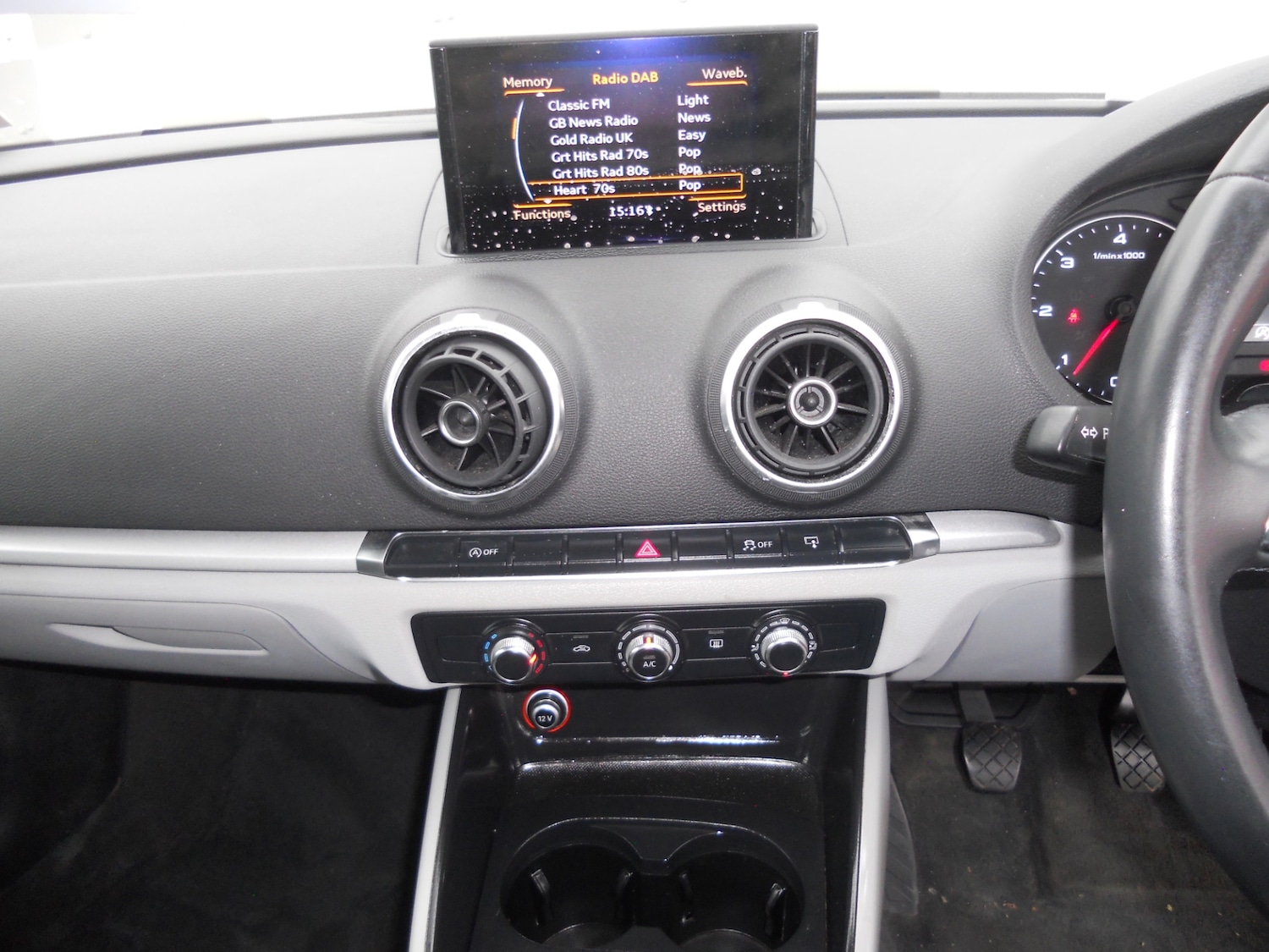 Used Audi A3 2014 for sale - 76265431: Photo 28